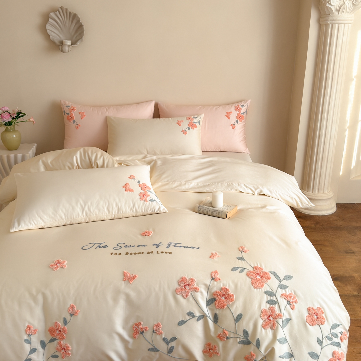 91家纺网 家纺一手货源 找家纺 优彩 2026春夏新款A类100支长绒棉毛巾绣四件套系列 满庭芳-奶油白