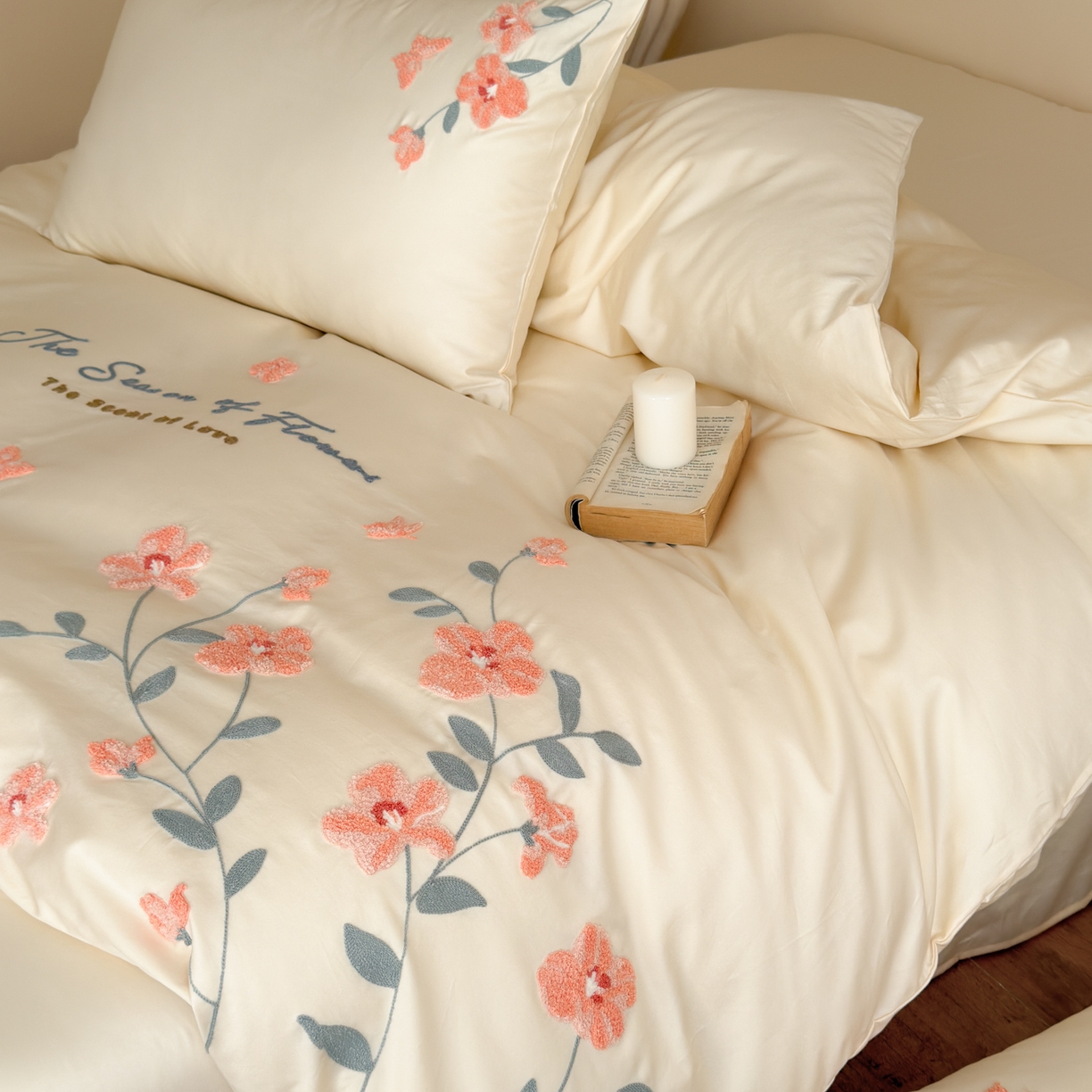 91家纺网 家纺一手货源 找家纺 优彩 2026春夏新款A类100支长绒棉毛巾绣四件套系列 满庭芳-奶油白