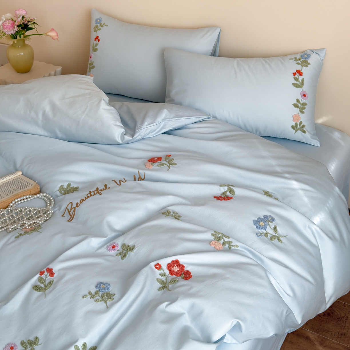 91家纺网 家纺一手货源 找家纺 优彩 2026春夏新款A类100支长绒棉毛巾绣四件套系列 醉花阴-蓝