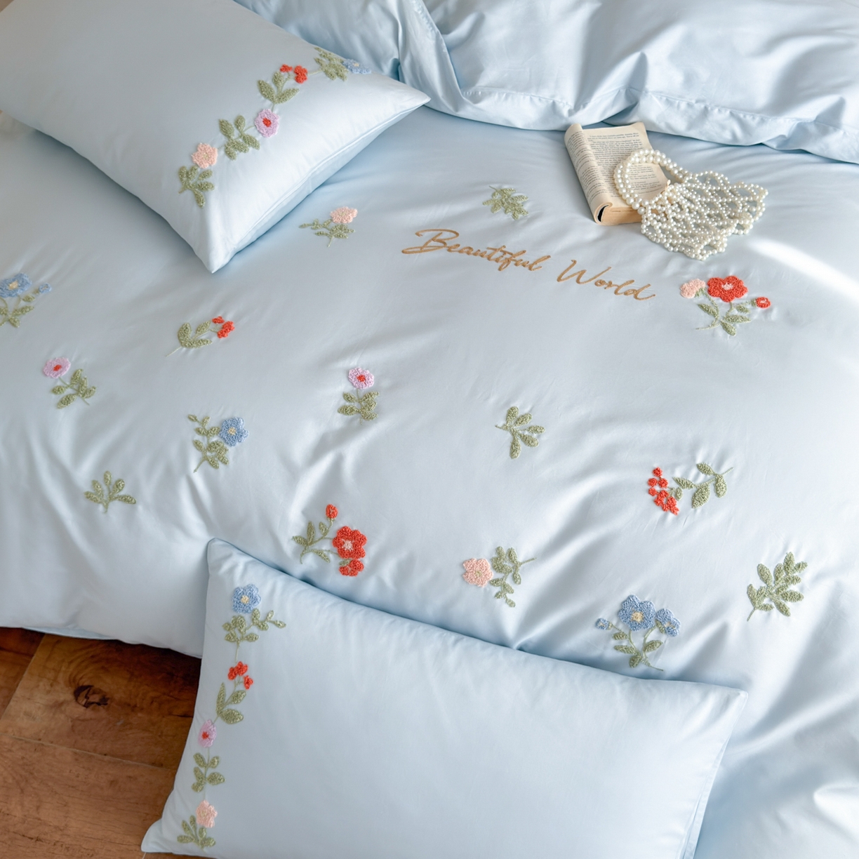 91家纺网 家纺一手货源 找家纺 优彩 2026春夏新款A类100支长绒棉毛巾绣四件套系列 醉花阴-蓝