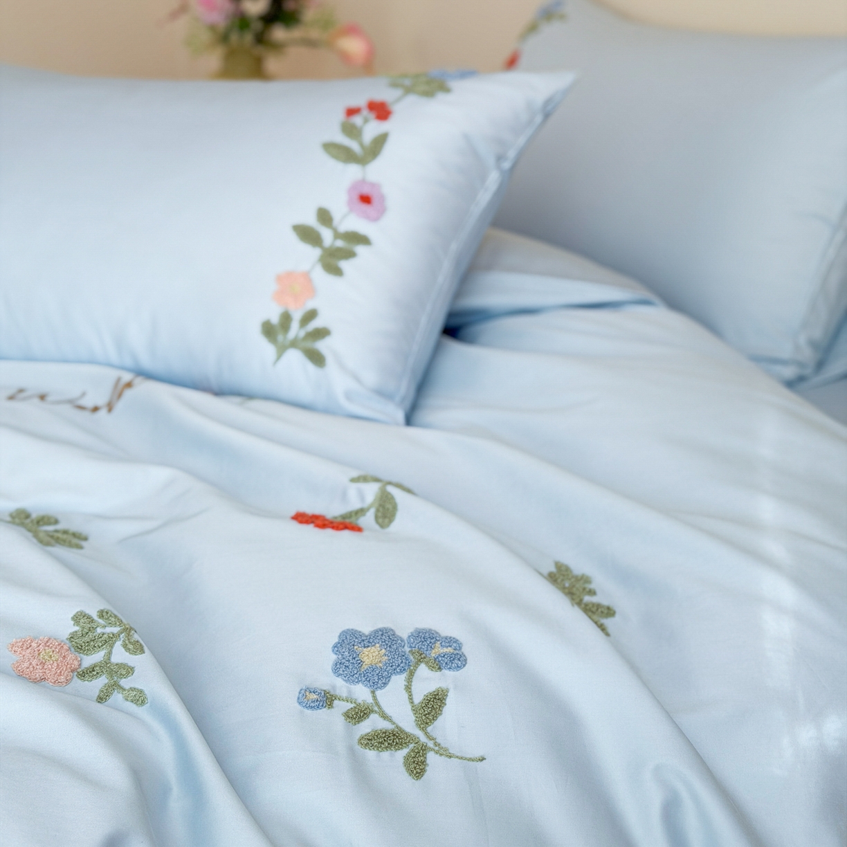 91家纺网 家纺一手货源 找家纺 优彩 2026春夏新款A类100支长绒棉毛巾绣四件套系列 醉花阴-蓝