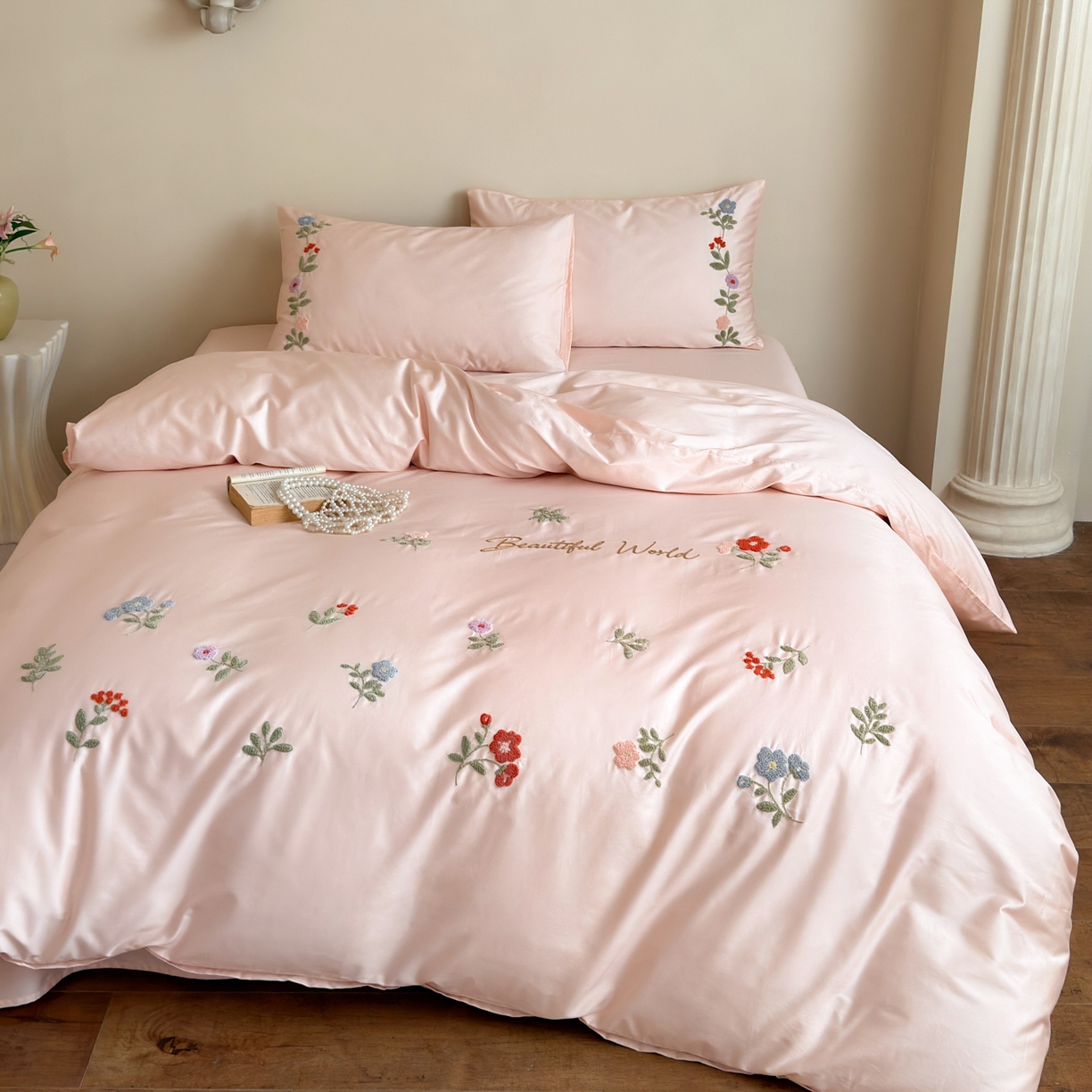 91家纺网 家纺一手货源 找家纺 优彩 2026春夏新款A类100支长绒棉毛巾绣四件套系列 醉花阴-粉