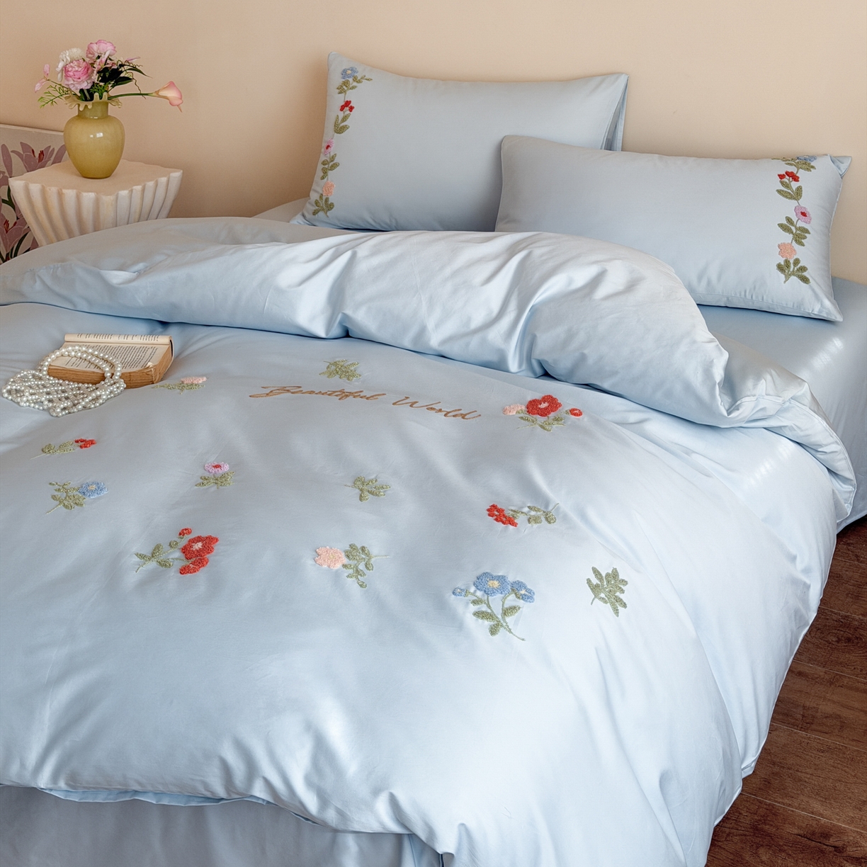 91家纺网 家纺一手货源 找家纺 优彩 2026春夏新款A类100支长绒棉毛巾绣四件套系列 醉花阴-蓝