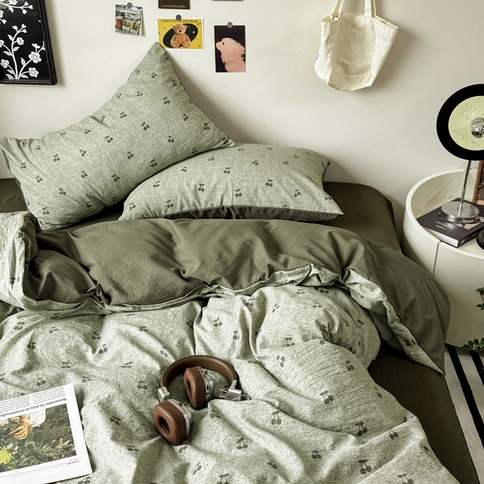 91家纺网 家纺一手货源 找家纺 雅阁尔家纺 2026新款轻奢复古美拉德风泡芙棉四件套水洗棉双层纱床单被套学生宿舍三件套床笠款 绿樱