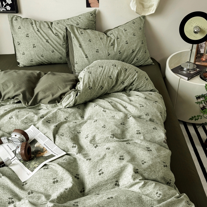 91家纺网 家纺一手货源 找家纺 雅阁尔家纺 2026新款轻奢复古美拉德风泡芙棉四件套水洗棉双层纱床单被套学生宿舍三件套床笠款 绿樱