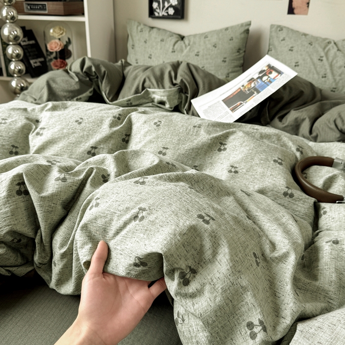 91家纺网 家纺一手货源 找家纺 雅阁尔家纺 2026新款轻奢复古美拉德风泡芙棉四件套水洗棉双层纱床单被套学生宿舍三件套床笠款 绿樱