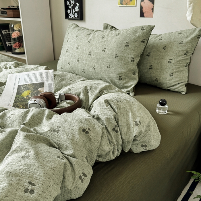 91家纺网 家纺一手货源 找家纺 雅阁尔家纺 2026新款轻奢复古美拉德风泡芙棉四件套水洗棉双层纱床单被套学生宿舍三件套床笠款 绿樱