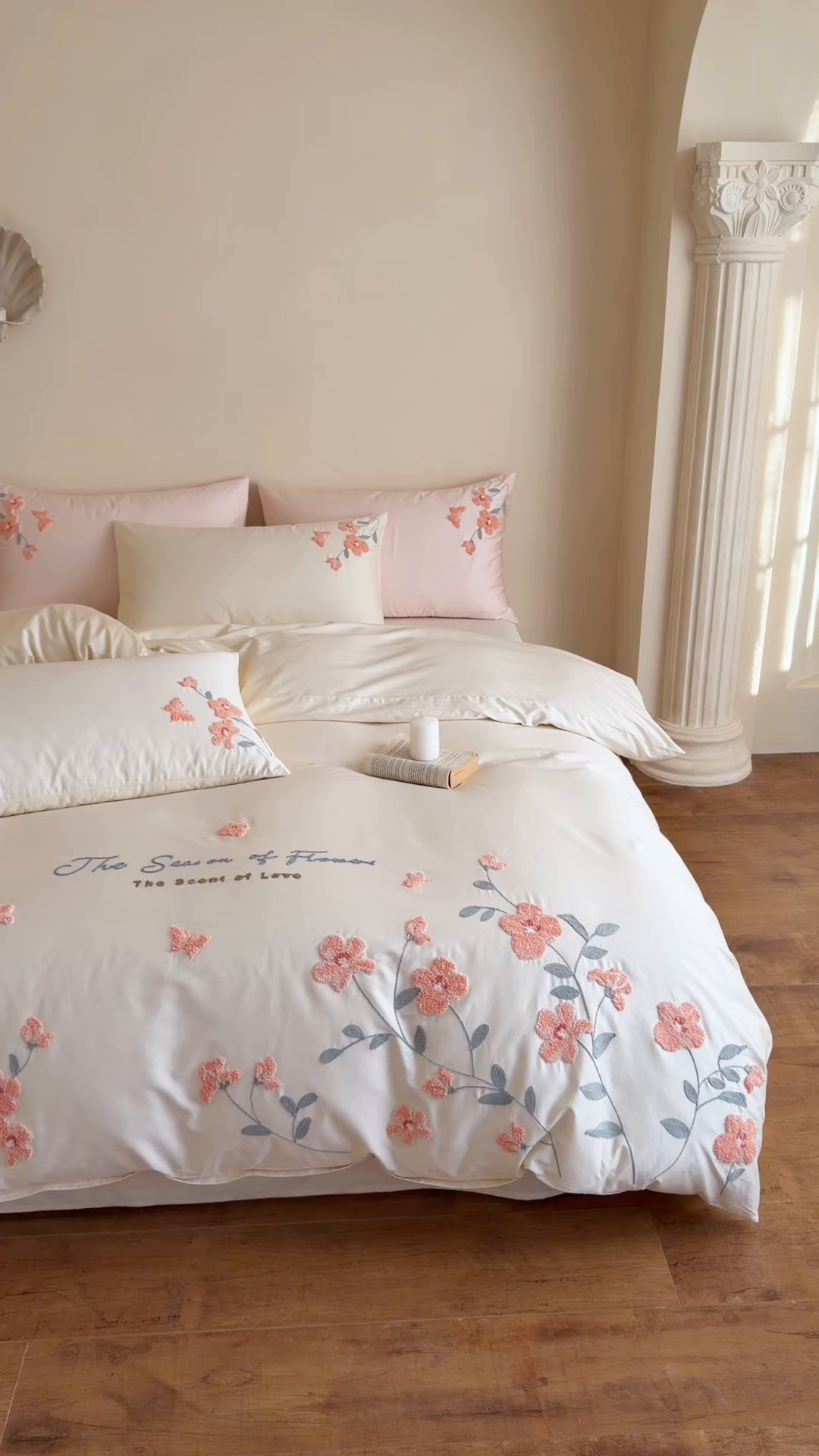 91家纺网 家纺一手货源 找家纺 优彩 2026春夏新款A类100支长绒棉毛巾绣四件套系列 满庭芳-奶油白