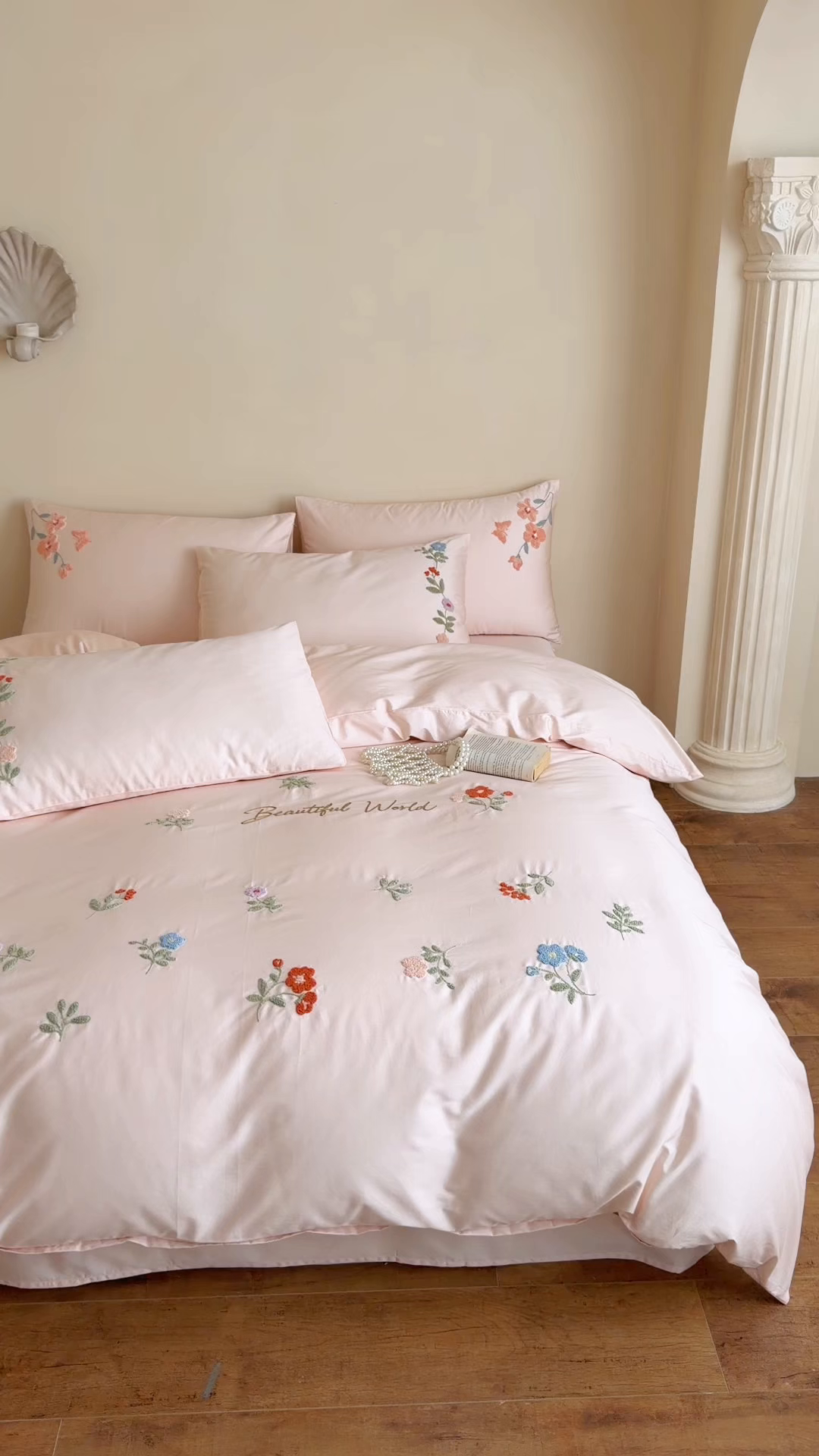 91家纺网 家纺一手货源 找家纺 优彩 2026春夏新款A类100支长绒棉毛巾绣四件套系列 醉花阴-粉