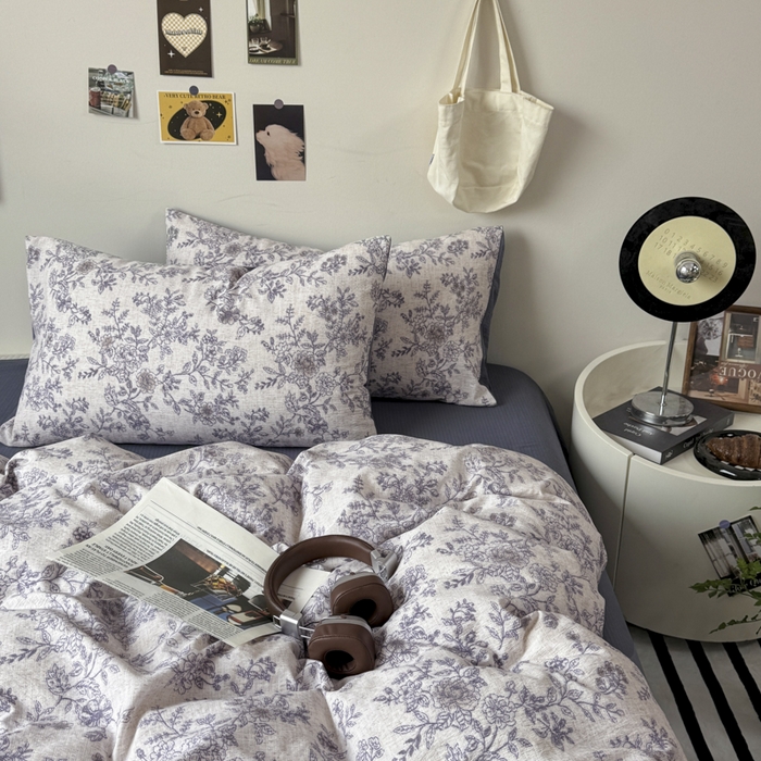 91家纺网 家纺一手货源 找家纺 雅阁尔家纺 2026新款轻奢复古美拉德风泡芙棉四件套水洗棉双层纱床单被套学生宿舍三件套床笠款 青花瓷