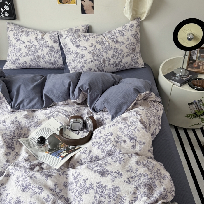 91家纺网 家纺一手货源 找家纺 雅阁尔家纺 2026新款轻奢复古美拉德风泡芙棉四件套水洗棉双层纱床单被套学生宿舍三件套床笠款 青花瓷