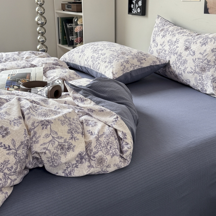 91家纺网 家纺一手货源 找家纺 雅阁尔家纺 2026新款轻奢复古美拉德风泡芙棉四件套水洗棉双层纱床单被套学生宿舍三件套床笠款 青花瓷