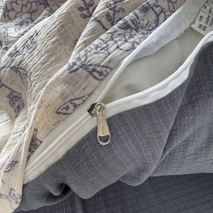 91家纺网 家纺一手货源 找家纺 雅阁尔家纺 2026新款轻奢复古美拉德风泡芙棉四件套水洗棉双层纱床单被套学生宿舍三件套床笠款 青花瓷