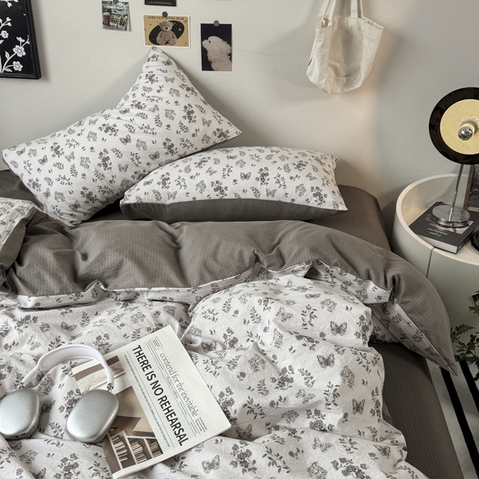 91家纺网 家纺一手货源 找家纺 雅阁尔家纺 2026新款轻奢复古美拉德风泡芙棉四件套水洗棉双层纱床单被套学生宿舍三件套床笠款 素蝶吟