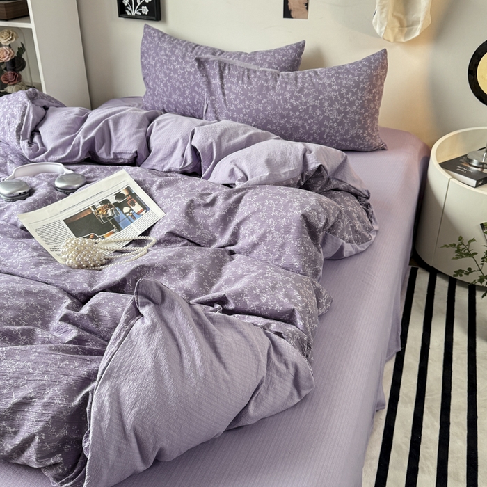 91家纺网 家纺一手货源 找家纺 雅阁尔家纺 2026新款轻奢复古美拉德风泡芙棉四件套水洗棉双层纱床单被套学生宿舍三件套床笠款 紫萝漫想