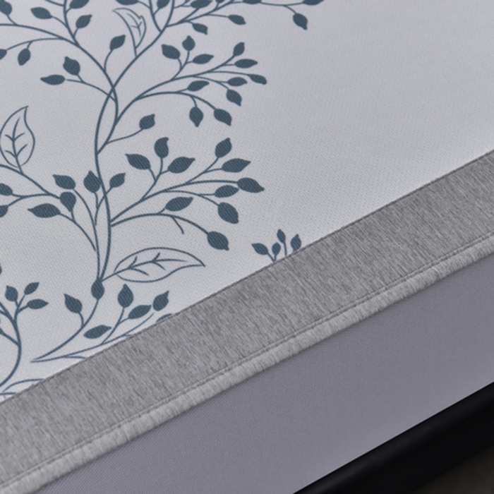 91家纺网 家纺一手货源 找家纺 小牛席业 2025新款加厚款-碳光凉感冰丝席系列（床笠款）凉席藤席冰藤席冰丝席竹席空调席草席乳胶席凉感豆豆席三 清新叶语-灰（床笠款）