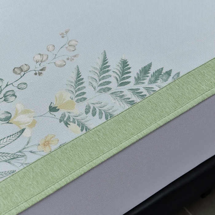 91家纺网 家纺一手货源 找家纺 小牛席业 2025新款加厚款-碳光凉感冰丝席系列（床笠款）凉席藤席冰藤席冰丝席竹席空调席草席乳胶席凉感豆豆席三 仙仙草（床笠款）