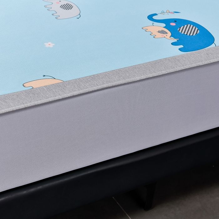 91家纺网 家纺一手货源 找家纺 小牛席业 2025新款加厚款-碳光凉感冰丝席系列（床笠款）凉席藤席冰藤席冰丝席竹席空调席草席乳胶席凉感豆豆席三 可爱小象（床笠款）