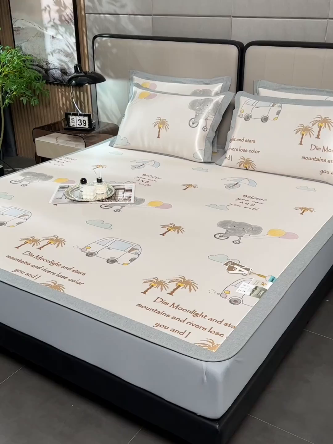 91家纺网 家纺一手货源 找家纺 小牛席业 2025新款加厚款-碳光凉感冰丝席系列（床笠款）凉席藤席冰藤席冰丝席竹席空调席草席乳胶席凉感豆豆席三 椰树与大象（床笠款）