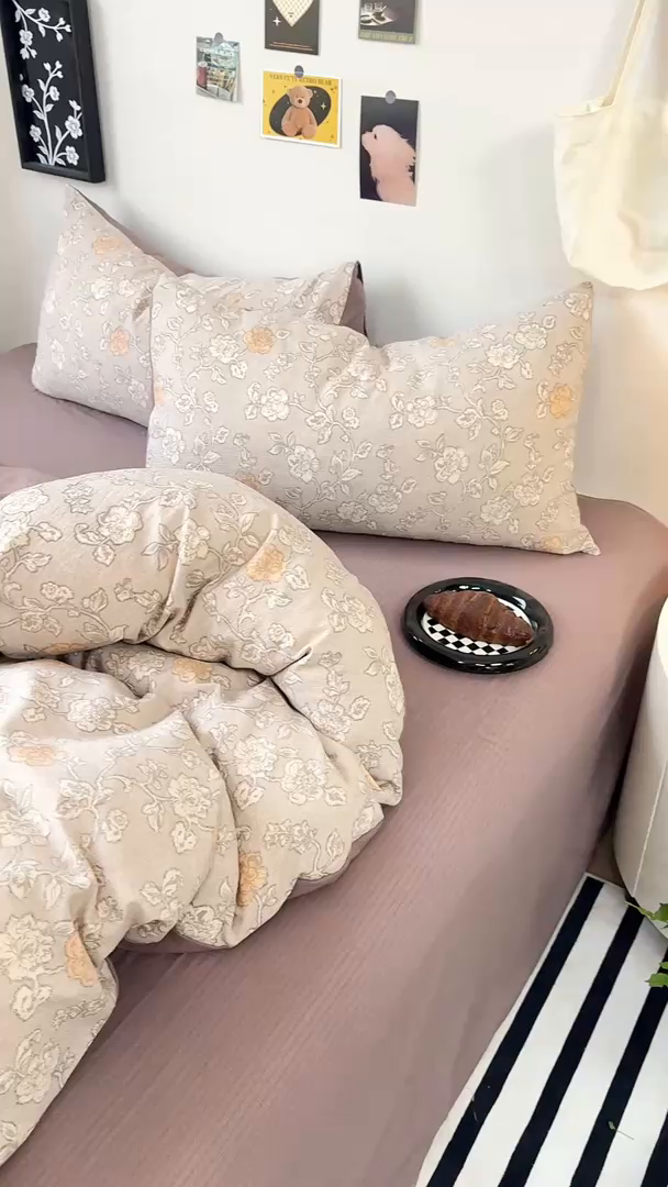 91家纺网 家纺一手货源 找家纺 雅阁尔家纺 2026新款复古美拉德风泡芙棉双层纱床单床笠款水洗棉四件套学生宿舍三件套单被套 风华若诗