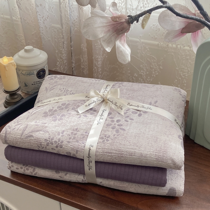 91家纺网 家纺一手货源 找家纺 雅阁尔家纺 2026新款复古美拉德风泡芙棉双层纱床单床笠款水洗棉四件套学生宿舍三件套单被套 花姿