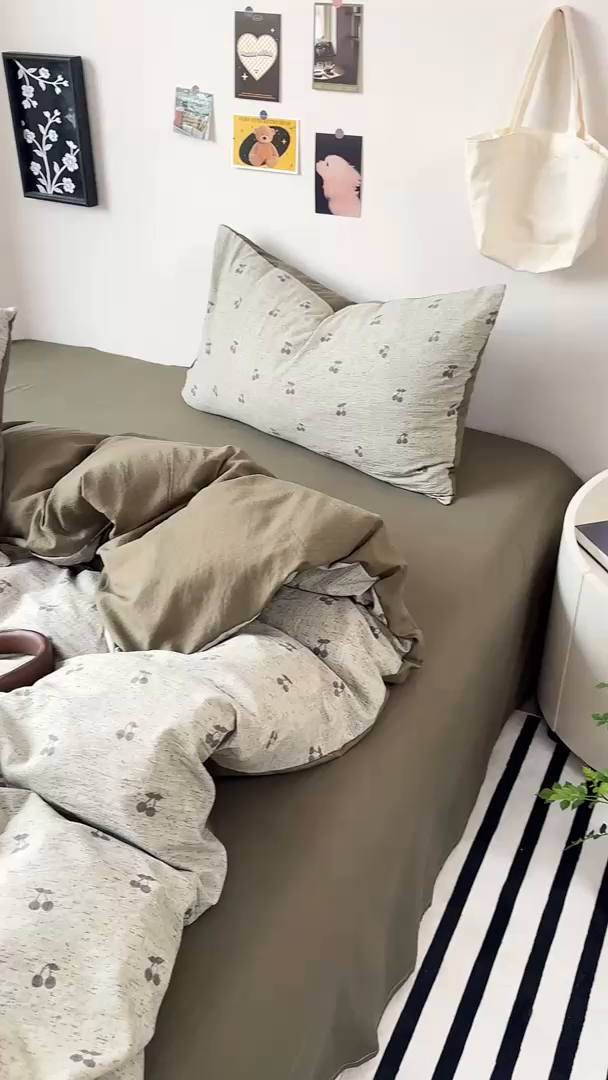 91家纺网 家纺一手货源 找家纺 雅阁尔家纺 2026新款复古美拉德风泡芙棉双层纱床单床笠款水洗棉四件套学生宿舍三件套单被套 绿樱