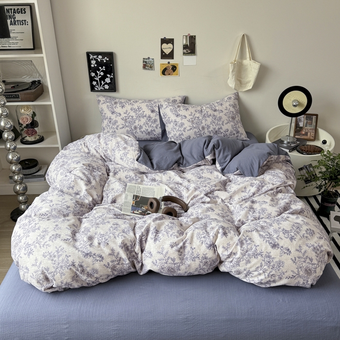 91家纺网 家纺一手货源 找家纺 雅阁尔家纺 2026新款复古美拉德风泡芙棉双层纱床单床笠款水洗棉四件套学生宿舍三件套单被套 青花瓷