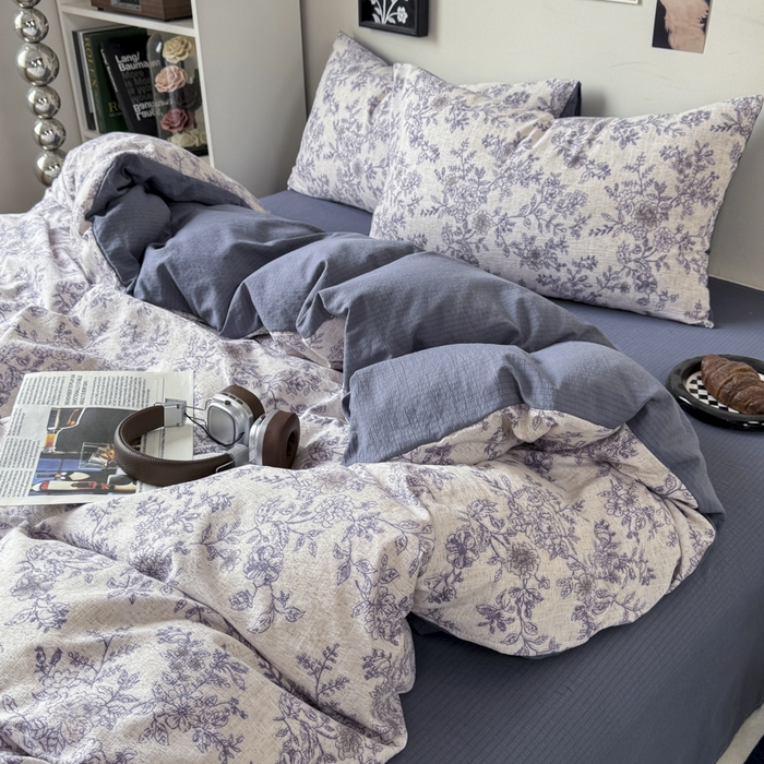 91家纺网 家纺一手货源 找家纺 雅阁尔家纺 2026新款复古美拉德风泡芙棉双层纱床单床笠款水洗棉四件套学生宿舍三件套单被套 青花瓷