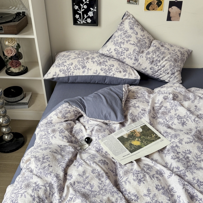 91家纺网 家纺一手货源 找家纺 雅阁尔家纺 2026新款复古美拉德风泡芙棉双层纱床单床笠款水洗棉四件套学生宿舍三件套单被套 青花瓷