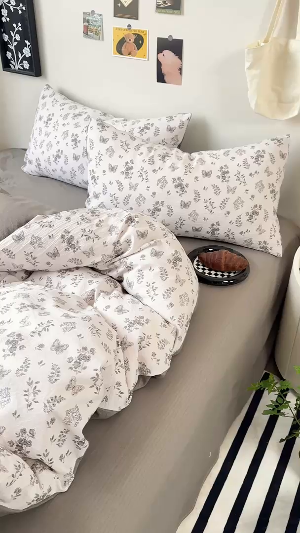 91家纺网 家纺一手货源 找家纺 雅阁尔家纺 2026新款复古美拉德风泡芙棉双层纱床单床笠款水洗棉四件套学生宿舍三件套单被套 素蝶吟