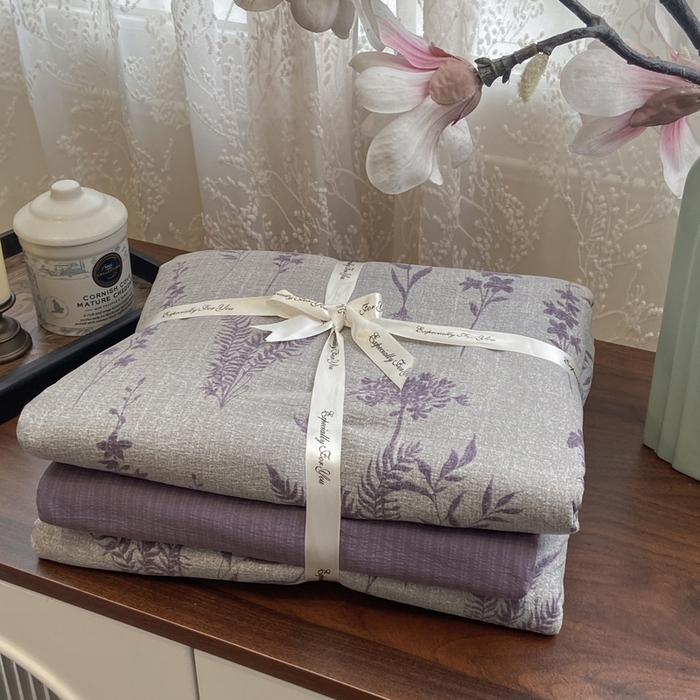 91家纺网 家纺一手货源 找家纺 雅阁尔家纺 2026新款复古美拉德风泡芙棉双层纱床单床笠款水洗棉四件套学生宿舍三件套单被套 紫苏