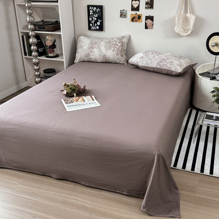 91家纺网 家纺一手货源 找家纺 雅阁尔家纺 2026新款复古美拉德风泡芙棉双层纱床单床笠款水洗棉四件套学生宿舍三件套单被套 知音咖