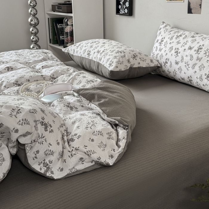 91家纺网 家纺一手货源 找家纺 雅阁尔家纺 2026新款复古美拉德风泡芙棉双层纱床单床笠款水洗棉四件套学生宿舍三件套单被套 素蝶吟