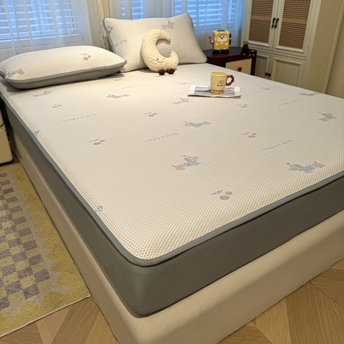 91家纺网 家纺一手货源 找家纺 凯罗 2026新款卡通实拍小红书爆款凉豆豆绣花凉席床笠可水洗床笠席子 小萌狗