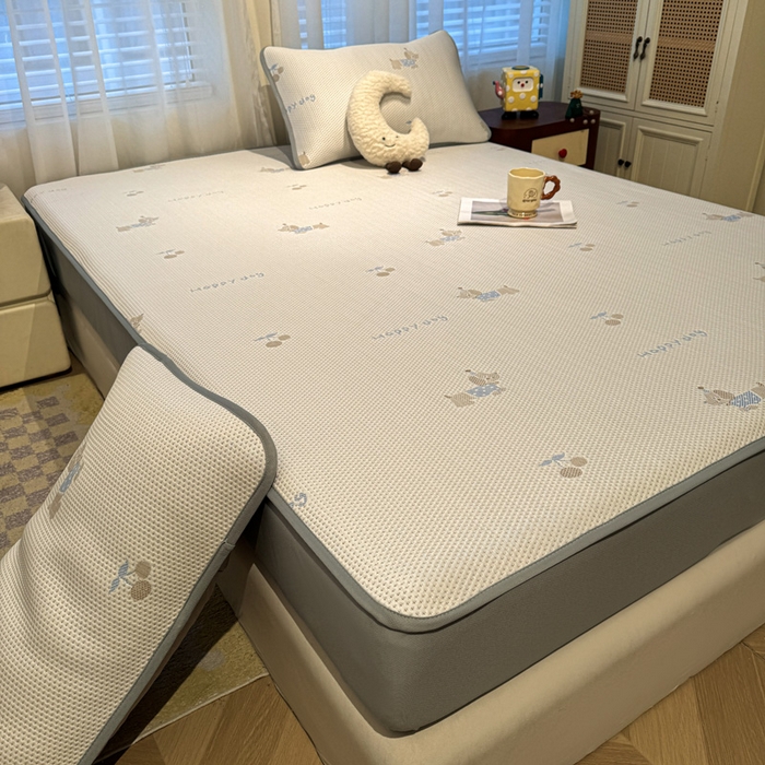 91家纺网 家纺一手货源 找家纺 凯罗 2026新款卡通实拍小红书爆款凉豆豆绣花凉席床笠可水洗床笠席子 小萌狗