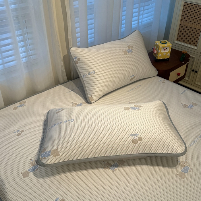 91家纺网 家纺一手货源 找家纺 凯罗 2026新款卡通实拍小红书爆款凉豆豆绣花凉席床笠可水洗床笠席子 小萌狗