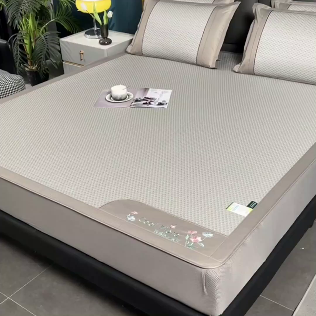 91家纺网 家纺一手货源 找家纺 小牛席业 【正宗凉感】2023新款小冰块-凉感冰丝席（床笠款）凉席藤席竹席乳胶席 小冰块-凉感冰丝席-床笠款（灰色）