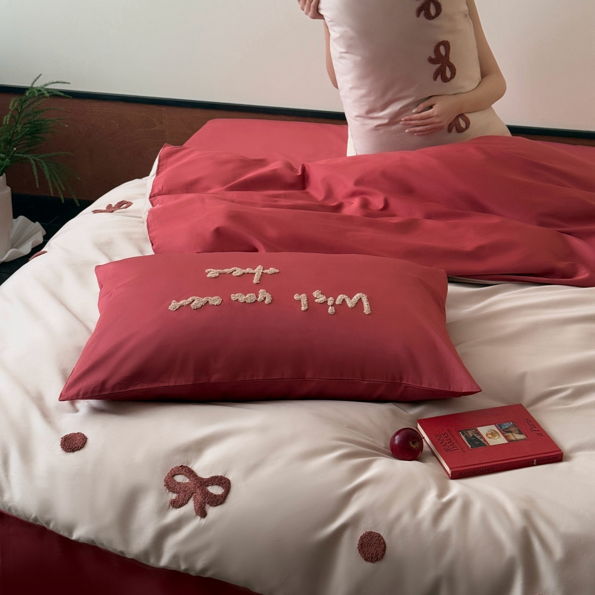 91家纺网 家纺一手货源 找家纺 （总）鹿班家居 2026春夏新款100S长绒棉纯棉毛巾绣四件套-绯红情书系列（标准会员-20元）