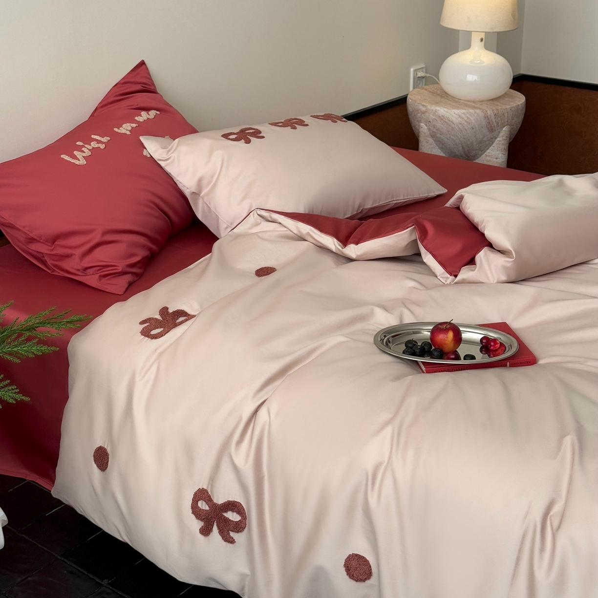 91家纺网 家纺一手货源 找家纺 （总）鹿班家居 2026春夏新款100S长绒棉纯棉毛巾绣四件套-绯红情书系列（标准会员-20元）