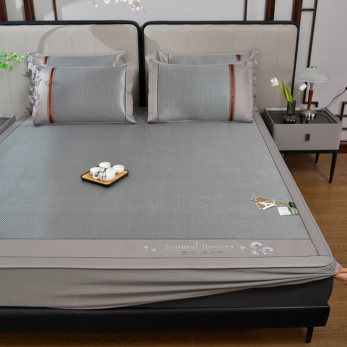 91家纺网 家纺一手货源 找家纺 （总）小牛席业 2026新款加厚款-绣球草本清凉冰藤席系列（床笠款）清凉席凉席藤席冰藤席冰丝席草席竹席乳胶席凉感豆豆