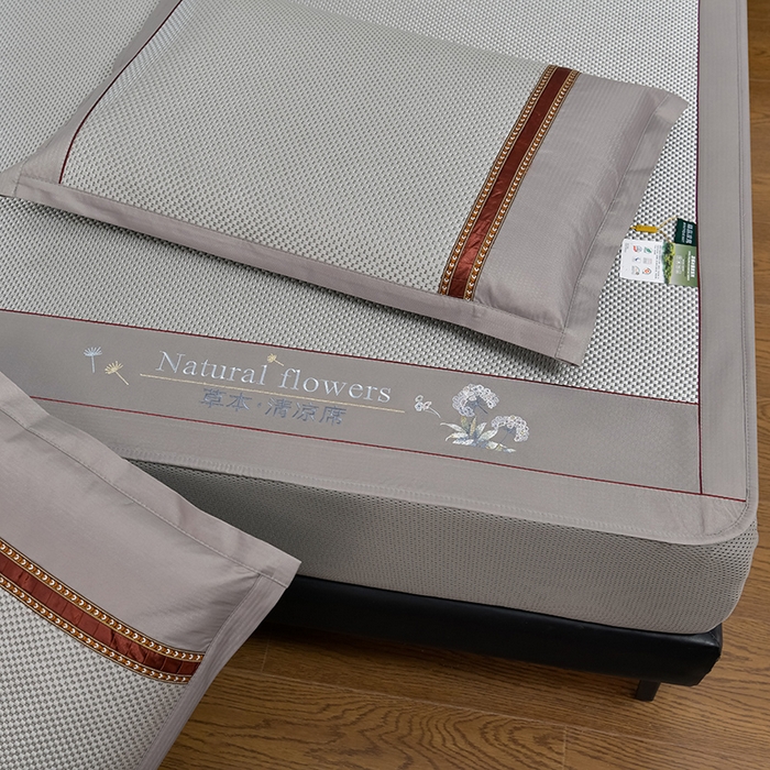 91家纺网 家纺一手货源 找家纺 小牛席业 2026新款加厚款-绣球草本清凉冰藤席系列（床笠款）清凉席凉席藤席冰藤席冰丝席草席竹席乳胶席凉感豆豆 加厚款-绣球草本清凉席（床笠款）银灰