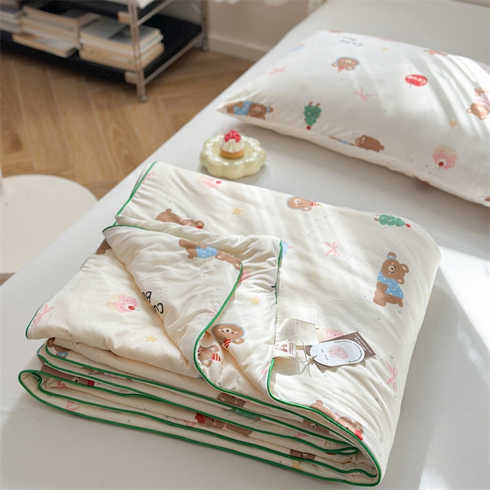 91家纺网 家纺一手货源 找家纺 暖生活 2026新款牛奶针织小清新大豆夏被 苹果小熊