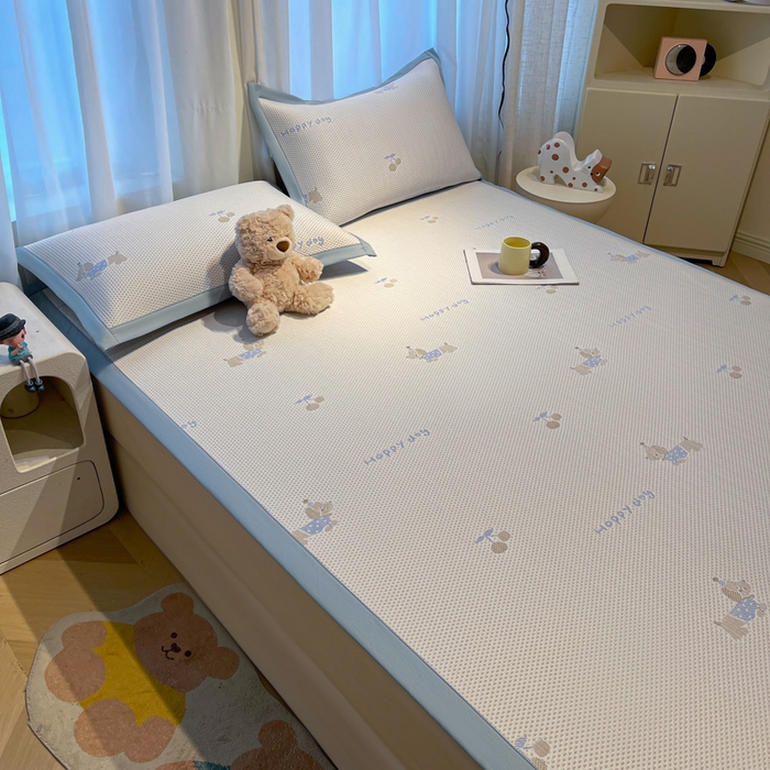 91家纺网 家纺一手货源 找家纺 凯罗 2026新款卡通实拍小红书爆款凉豆豆绣花床席可水洗床席席子 小萌狗