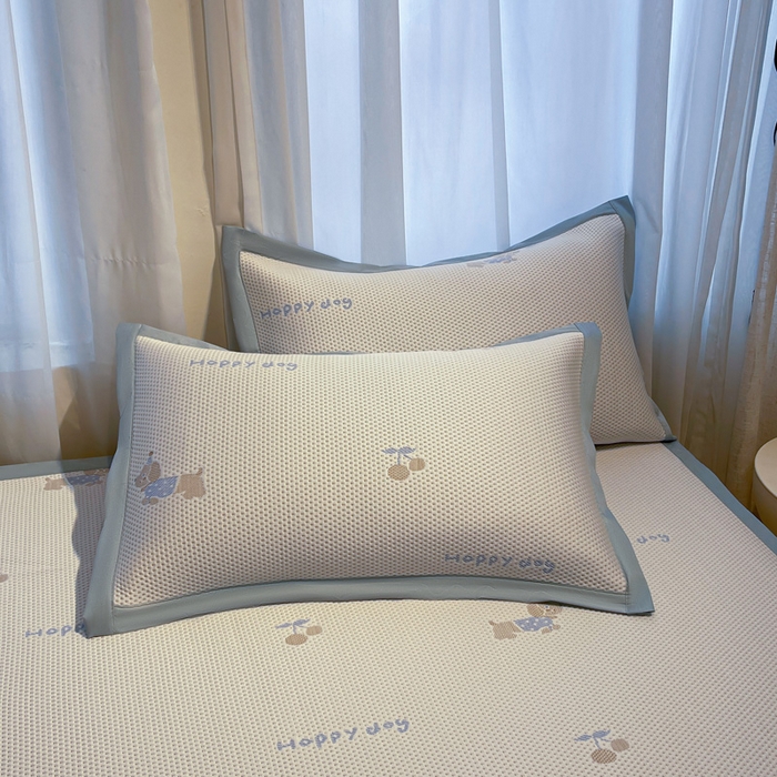 91家纺网 家纺一手货源 找家纺 凯罗 2026新款卡通实拍小红书爆款凉豆豆绣花床席可水洗床席席子 小萌狗