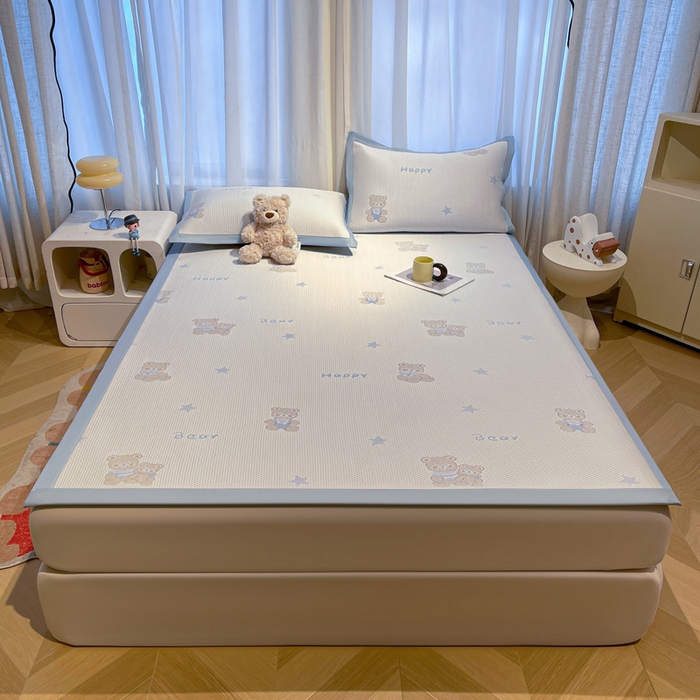 91家纺网 家纺一手货源 找家纺 凯罗 2026新款卡通实拍小红书爆款凉豆豆绣花床席可水洗床席席子 布丁萌萌熊