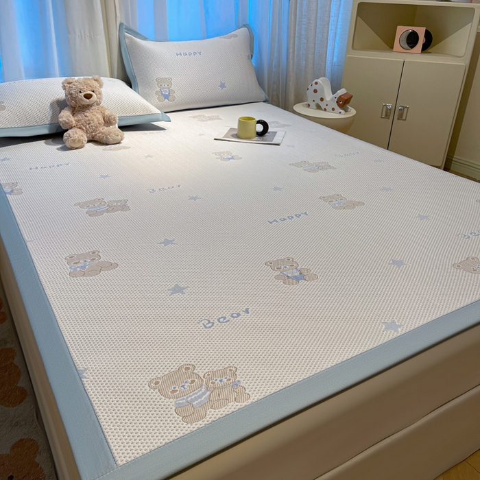 91家纺网 家纺一手货源 找家纺 凯罗 2026新款卡通实拍小红书爆款凉豆豆绣花床席可水洗床席席子 布丁萌萌熊