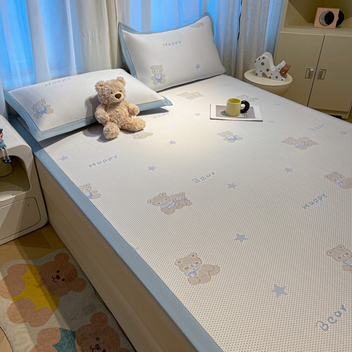 91家纺网 家纺一手货源 找家纺 凯罗 2026新款卡通实拍小红书爆款凉豆豆绣花床席可水洗床席席子 布丁萌萌熊