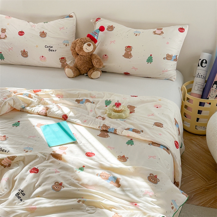 91家纺网 家纺一手货源 找家纺 暖生活 2026新款牛奶针织小清新大豆夏被 苹果小熊