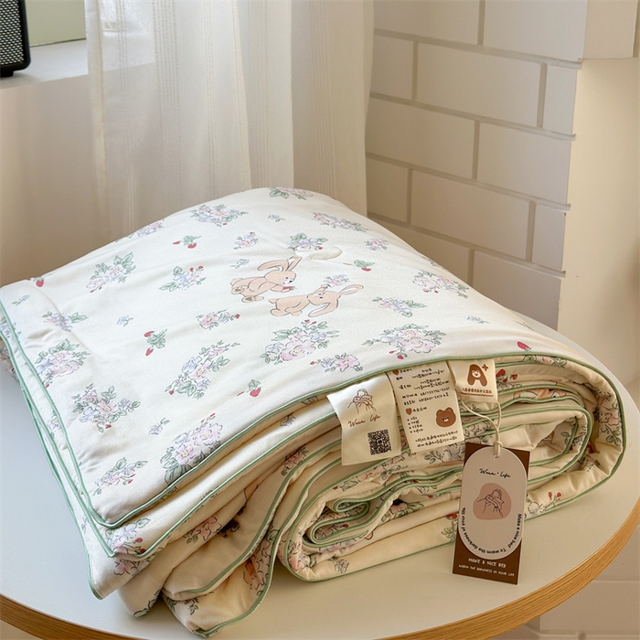 91家纺网 家纺一手货源 找家纺 暖生活 2026新款牛奶针织小清新大豆夏被 树莓兔