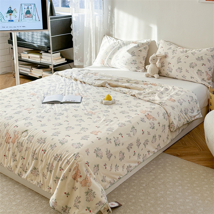 91家纺网 家纺一手货源 找家纺 暖生活 2026新款牛奶针织小清新大豆夏被 树莓兔